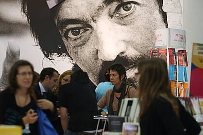 Durante el día de ayer se ultimaron detalles para la inauguración de la feria del libro