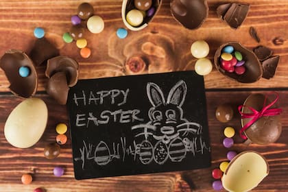 Durante el Día de Pascua, se regalan huevos de chocolate a los niños (Web/Freepik)