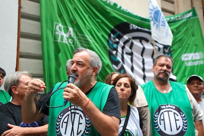 Durante el día hubo movilizaciones enfrente de la sede central del INTA