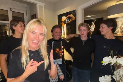 Durante el encuentro, Valeria recibió el saludo cariñoso y por videollamada del actor Antonio Banderas, que había viajado a Berlín y llegó tarde.