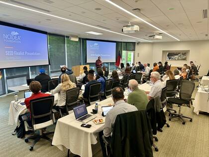 Durante el proceso de selección, NC IDEA organiza presentaciones de negocios con los candidatos (Facebook/NC IDEA)