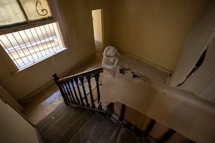 Durante el receso de verano, las tareas se concentran en los sectores que no pueden intervenirse con la escuela en funcionamiento