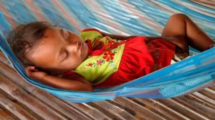 Durante el sueño de ondas lentas, los bebés pueden dejar repentinamente de respirar