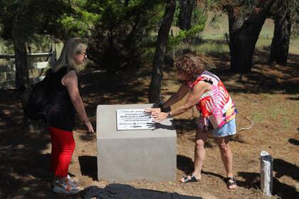 Durante la ceremonia fue descubierta una nueva placa en memoria del fotógrafo