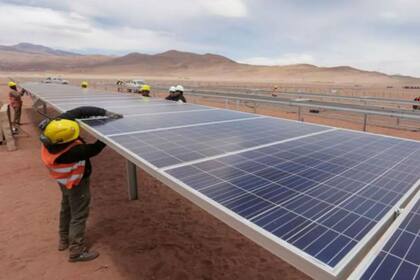 Durante la construcción de la planta de energía solar Cauchari, en la puna jujeña.