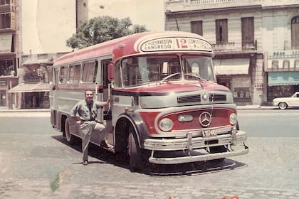 Durante la década del 70, tomaron protagonismo los emblemáticos Mercedes Benz con trompa delantera.