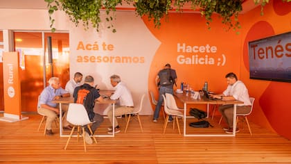 Durante la Expo, los asesores recibieron a productores y empresarios del sector.