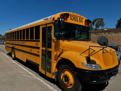 Durante la mañana del miercoles, los estudiantes del Distrito Escolar Unificado Jamul-Dulzura y sus padres se vieron sorprendidos luego de que un grupo de inmigrantes ilegales intentaran subirse al autobús escolar