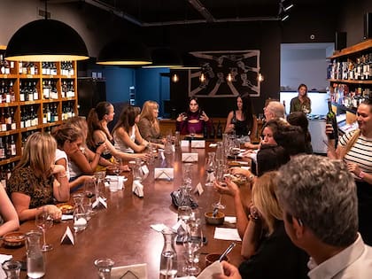 Durante la Noche de las Vinotecas incluirá descuentos de hasta el 50% en etiquetas seleccionadas y promociones 2x1 o 3x2