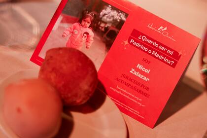 Durante la noche, los participantes tuvieron la oportunidad de convertirse en padrinos de distintos niños