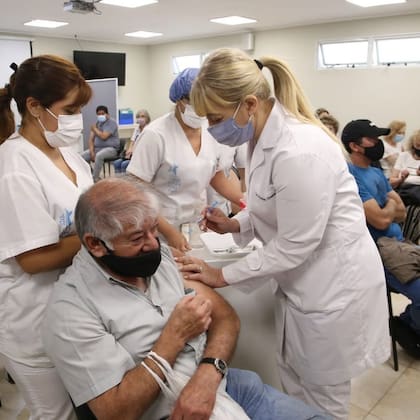 Durante la pandemia, Chahla fue ministra de Salud de Manzur