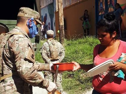 Durante la pandemia, el Ejército realizó tareas de asistencia en barrios de emergencia en Quilmes y en otras zonas el conurbano