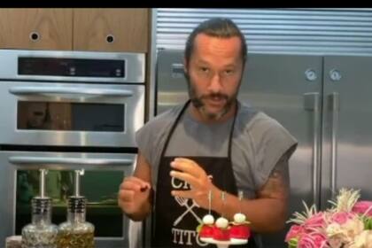 Durante la pandemia, se los vio a Diego y a Débora compartiendo muchos momentos culinarios en la imponente cocina