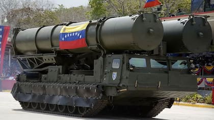 Durante la presidencia de Hugo Chávez, Venezuela le compró a Rusia equipos de misiles antiaéreos como el S-300 para tener uno de los mejores sistemas de defensa de la región / Getty Images