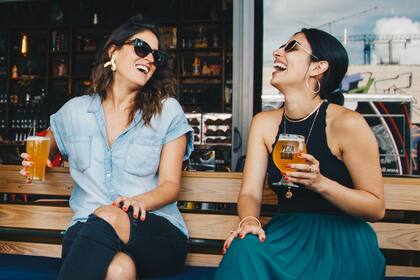 Durante la risa, la sangre fluye a la cara