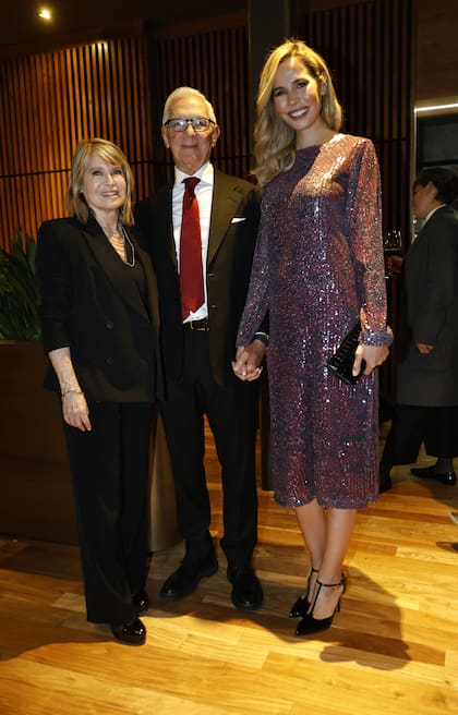 Durante la tarde, el fundador del MALBA se emocionó a recordar a su mentor, Ricardo Esteves. Su viuda, Elena Esteves felicitó a la pareja en esta ocasión especial