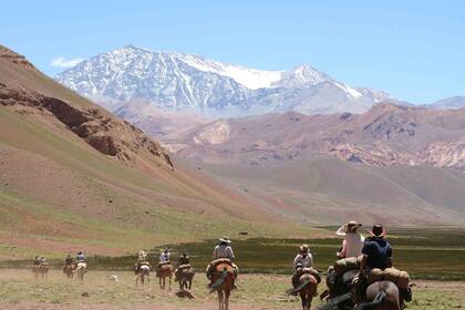 Durante la travesía del cruce de los Andes a caballo.