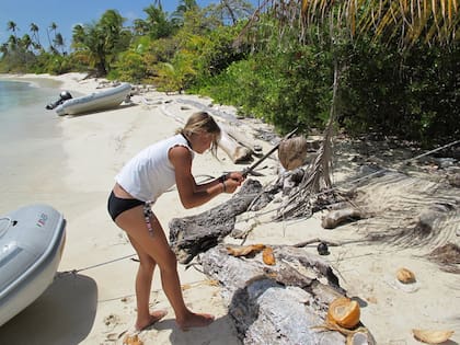 Durante la vuelta al mundo aprovechó para conocer las diferentes culturas que visitó. Las islas del Pacífico la cautivaron