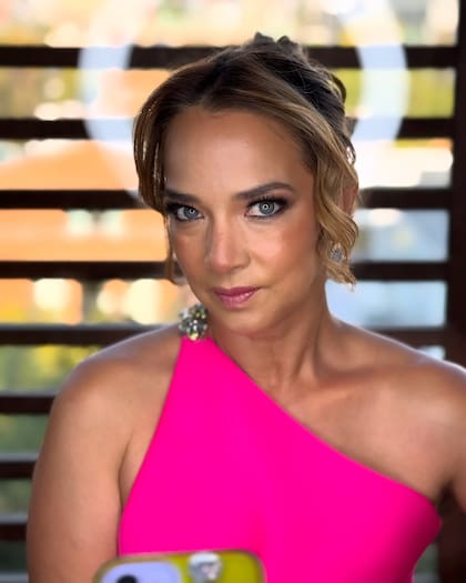 Durante las ausencias de Adamari por compromisos laborales, sus colegas de 'Desiguales' expresan cuánto la extrañan