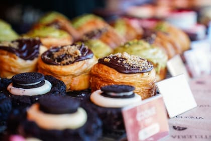 Durante las dos jornadas, vecinos y turistas podrán recorrer más de 10 puestos de café y pastelería, con cafés desde $4000 y propuestas dulces y saladas desde $3500