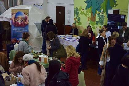 Durante las jornadas el público pudo contactarse con productos naturales y conocer nuevas tecnologías relacionadas con esta propuesta de “un nuevo paradigma que pretende unir la ciencia, la espiritualidad y la medicina”, como señalaron