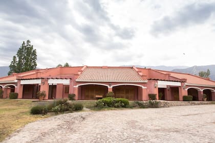 Durante los años '90, "La Rosadita", en Anillaco (La Rioja) fue un ícono del menemismo. Hoy Zulemita asegura que "La Rosadita" es de su propiedad, que la construyó siendo muy joven. Según ella, más que una casa lujosa, tiene un valor simbólico y afectivo.