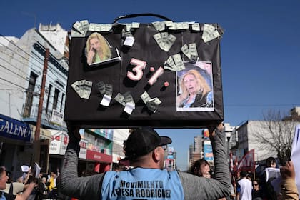 Durante los enfrentamientos se escucharon consignas como “Patria sí, colonia no”