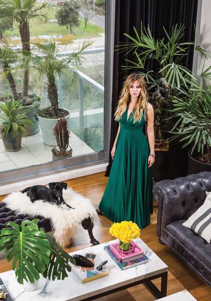 Durante los ocho años que estuvo
de novia con Lavezzi, Yanina
lo acompañó por el mundo,
relegando su desarrollo personal
y profesional. Hoy reclama una
“compensación económica” y va
a apelar el fallo que le negó la
“atribución de vivienda”.