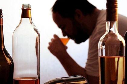 Durante los tratamientos semanales de paracentesis (extracción de líquidos mediante punción abdominal), a Ferrucci le drenaban entre tres y ocho litros.