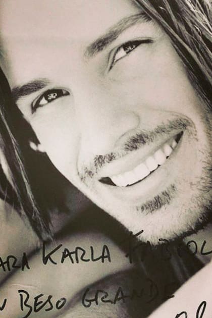 Durante siete años, Ale brilló como conductor en la conocida señal de música, MTV. Por ese entonces, llegó a tener su propio club de fans donde mandaba autógrafos a pedido de sus admiradoras.