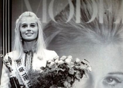 Durante su etapa como modelo, cuando resultó elegida Miss Teenage Memphis