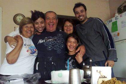 Durante su infancia, Pilar se sentía libre, pasaba mucho tiempo con sus abuelos maternos y sus abuelos del corazón, que la querían como a una nieta.