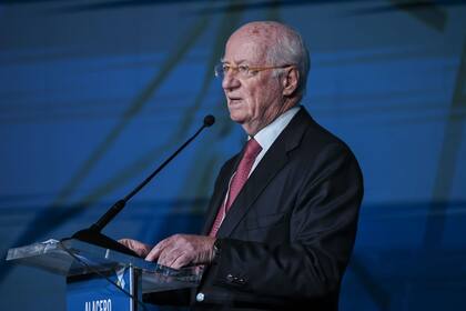 Durante su presentación del miércoles, Paolo Rocca destacó “la reducción del peso del Estado, la cancelación del déficit, la sustancial reducción de la complejidad de regulaciones de la economía” y dijo que “los resultados son importantes”