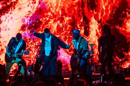 Durante su show, Justin Timberlake puso a jugar sus dotes de entertainer preciso. Con la dosis justa de movimientos y ademanes para que sea la música la que haga la mayor parte del trabajo, demostrando su calidad de popstar. Para el deleite de sus fanáticos, estuvieron los pasos de baile, el falsete, el magnetismo escénico, pero sobre todo: estuvo la onda. Un saber hacer de ese funk-pop que heredó de Michael Jackson y Prince para darle una pátina, aún más, comercial