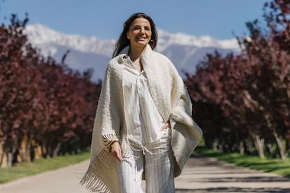 Durante su viaje se hospedó en el corazón del Valle de Uco, donde posó con los Andes como telón de fondo