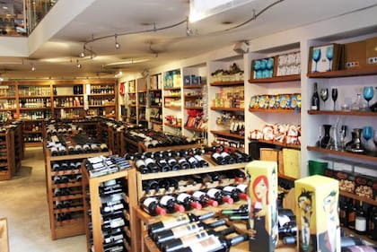 Durante toda la cuarentena, Ligier sigue proveyendo las mejores marcas de bebidas y también de delicatessen