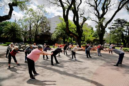 Durante todo el año hay clases gratuitas de Tai Chi Chuan en plazas, parques y espacios verdes de la Ciudad