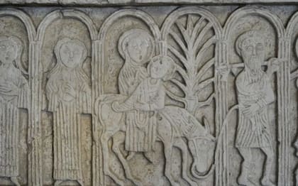 Durante todo su gobierno, Urraca enfrentó diversos conflictos, con varias campañas para recuperar y mantener sus territorios.