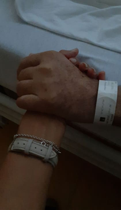 Durante tres semanas Catalina se dedicó a cuidar y acompañar a su novio. Juntos pasaron los peores momentos de la enfermedad.