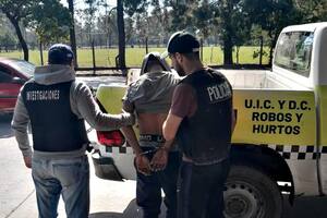 Durante un procedimiento desarrollado en el barrio Alejandro Heredia, personal de la Brigada de Investigaciones de la Policía de Tucumán logró detener en la vía pública al hombre que era buscado intensamente en las últimas horas acusado de ser penalmente responsable del homicidio de Ramón Sánchez