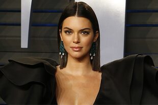 Durante una conversación con Jay Shetty, Kendall Jenner, hizo énfasis en dos cosas que le han costado mucho trabajo personal aceptar: la fama y ser una persona tímida