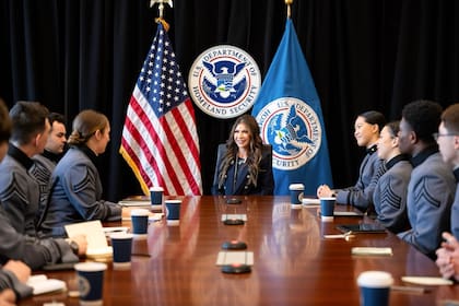 Durante una reunión de gabinete, Kristi Noem manifestó los planes de eliminar la agencia. Sin embargo, se evalúa una reconstrucción para destinar algunas de sus operaciones a la Casa Blanca, así como también a los gobiernos estatales