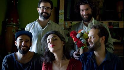 Duratierra: la banda que mixtura el rock y el folklore publicó Cría, tercer disco de su carrera.