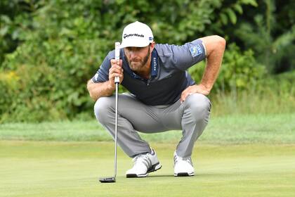 Dustin Johnson está firme en todos sus golpes y lleva cinco de ventaja en The Northern Trust, el primer certamen de los tres por la Copa FedEx.