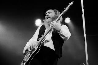 Falleció Dusty Hill, bajista de ZZ Top que integró la banda durante más de 50 años