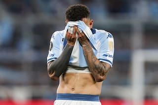 Al corazón de un Racing aplaudido le faltó concepto y le sobraron atajadas de Rossi: golpe al anhelo de 58 años