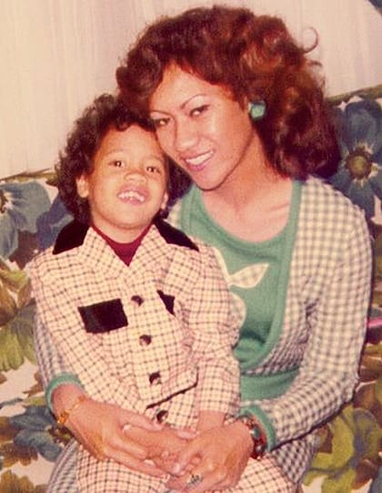 Dwayne Johnson junto a su madre, Ata