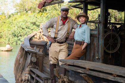 Dwayne Johnson y Emily Blunt en Jungle Cruise