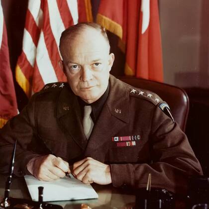 Dwight David "Ike" Eisenhower fue un oficial militar y presidente de EE.UU. entre 1953 y 1961