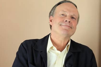 Dwight Schultz durante una entrevista en televisión en 2012